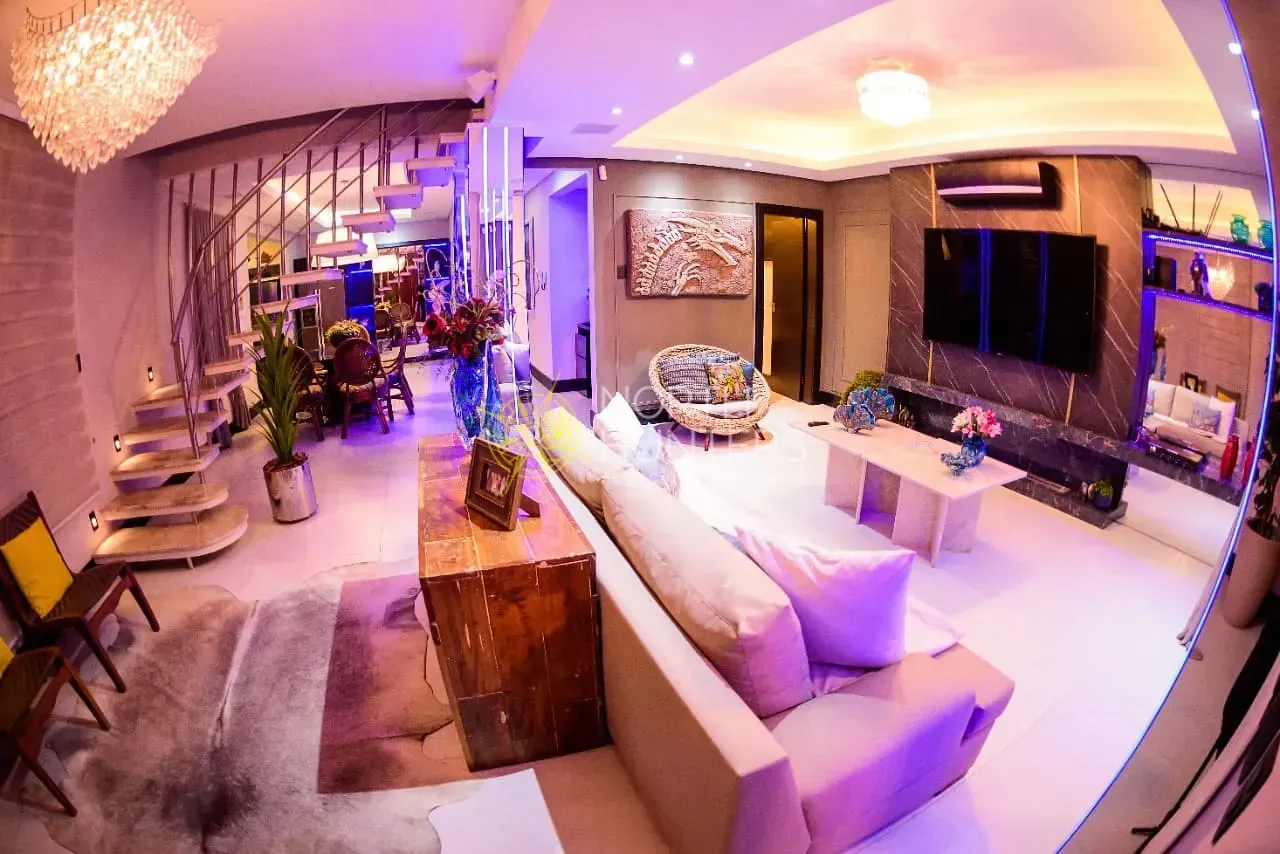 Casa con 5 dormitorios y cocina de concepto abierto — photo 10