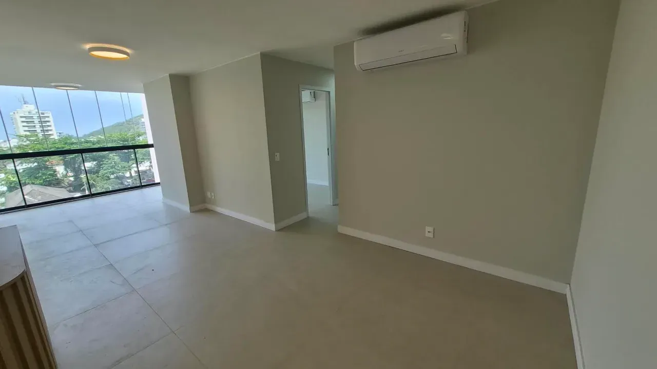 3-bedroom apartment with floor-to-ceiling windows — photo 8