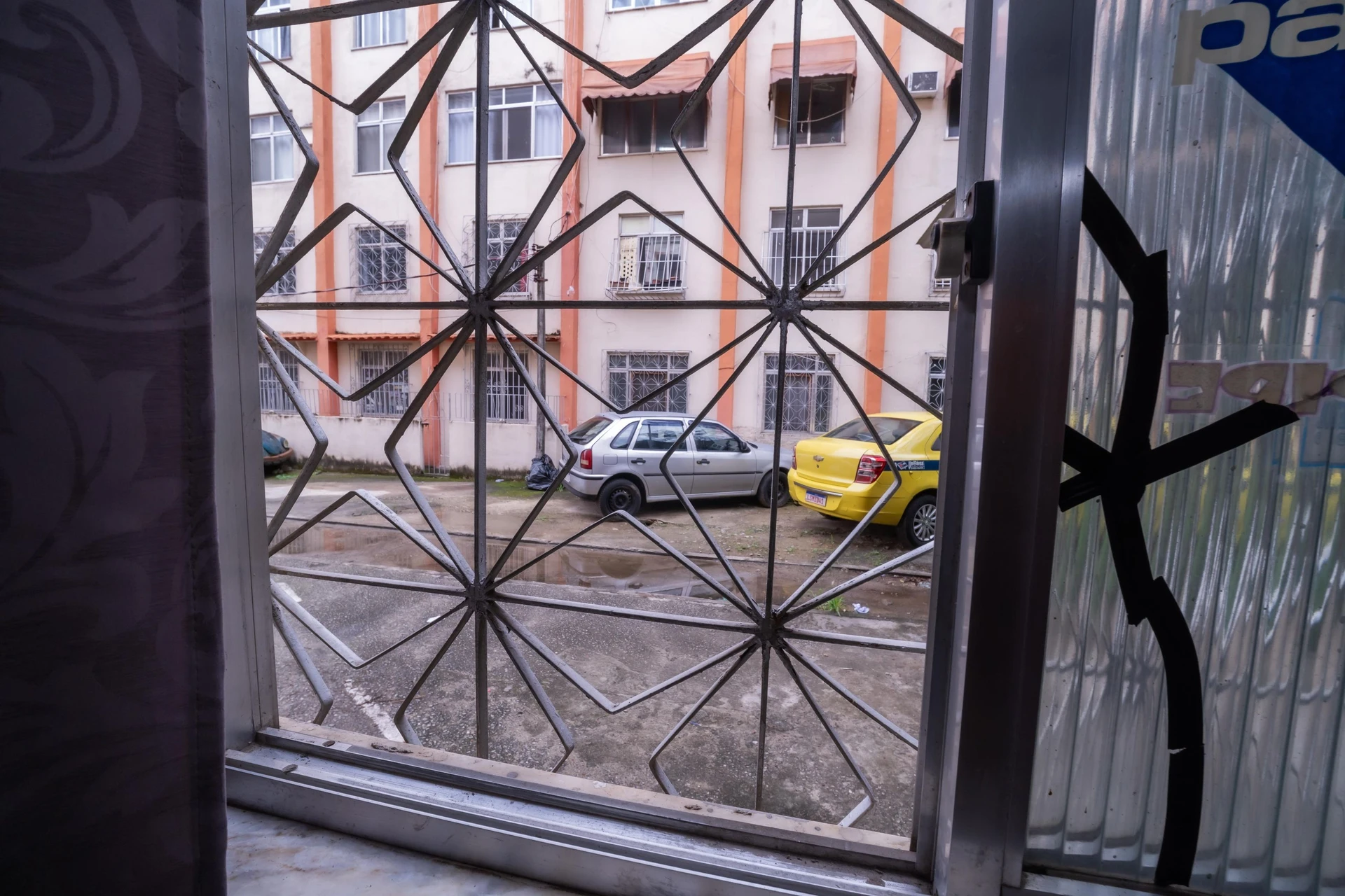 Furnished 2-bedroom apartment with 1 bathroom — photo 38