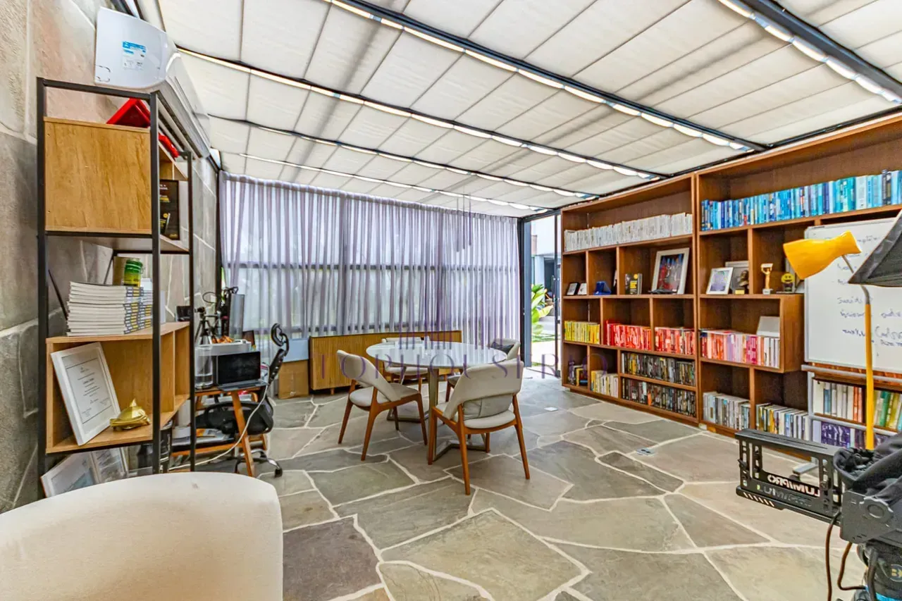 Casa com 4 quartos, 5 banheiros e vista para as montanhas — photo 22