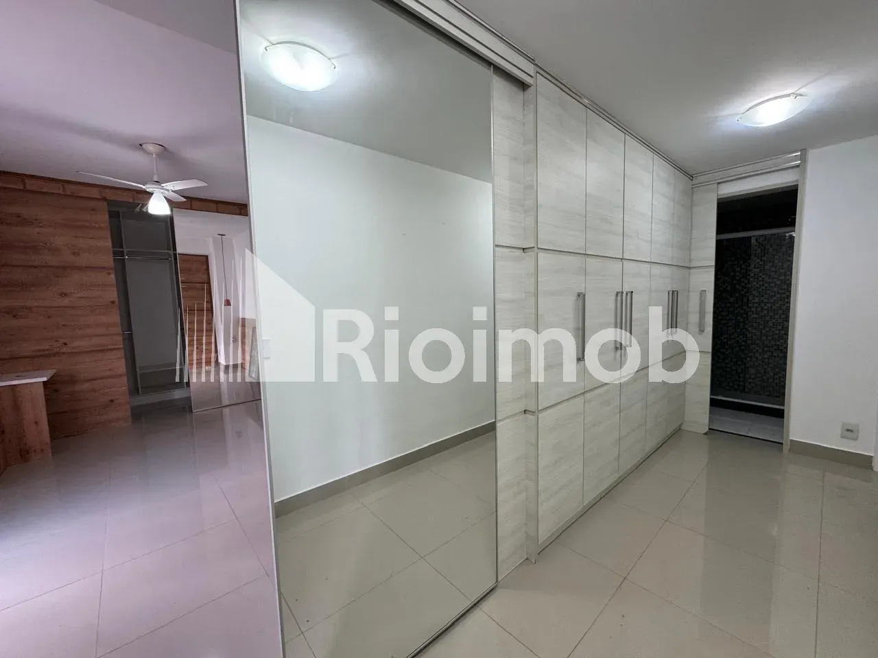 4-bedroom apartment with a mountain view in Rio de Janeiro — photo 24