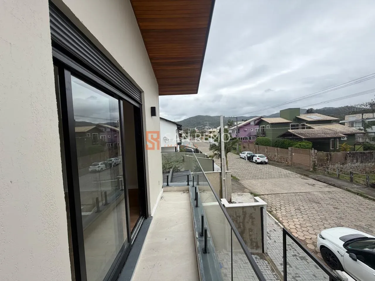 House, 158 m², with a glass-enclosed balcony — photo 5