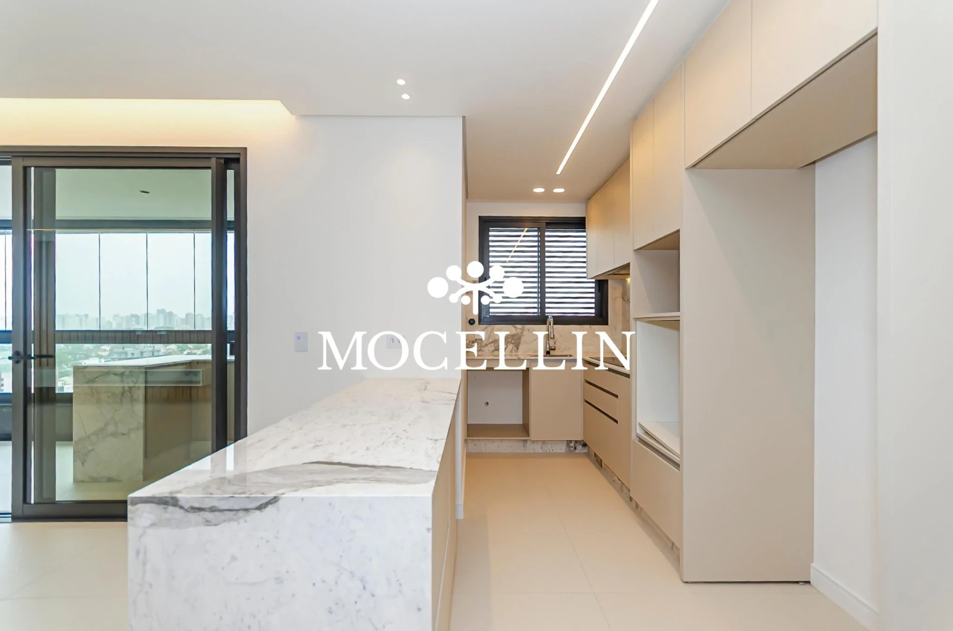 Floor-to-ceiling windows in a 3-bedroom apartment, 242 m² — photo 23
