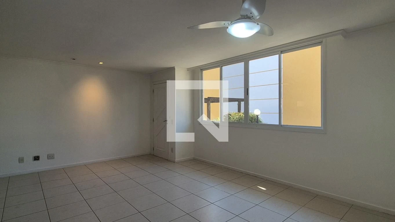 Casa de 4 dormitorios con balcón y 3 plazas de parking — photo 43