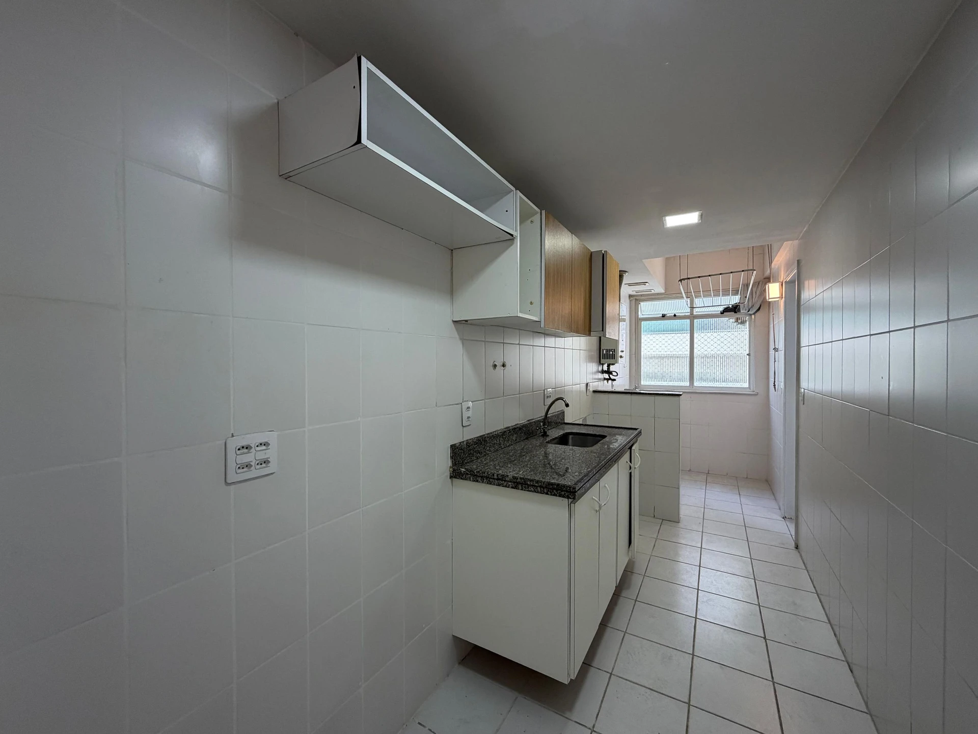Apartamento de 3 dormitorios con 1 plaza, cocina cerrada — photo 29