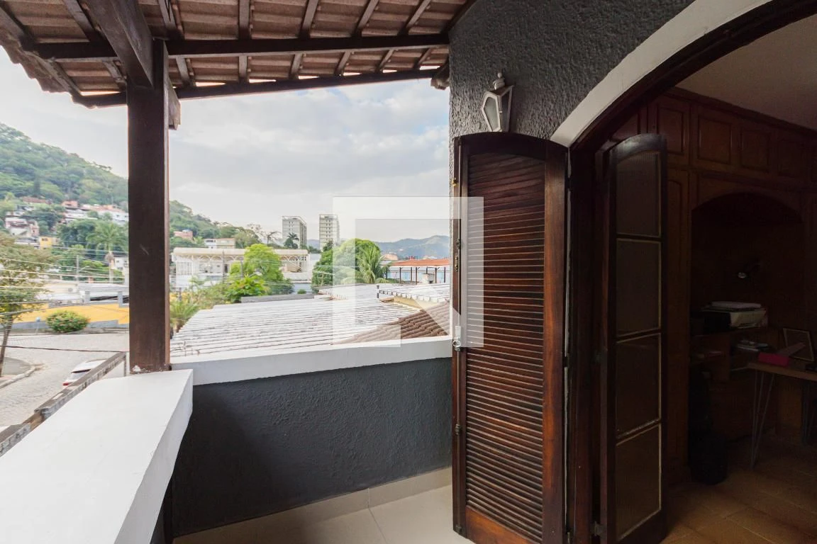 5-bedroom house with a mountain view in Rio de Janeiro — photo 65