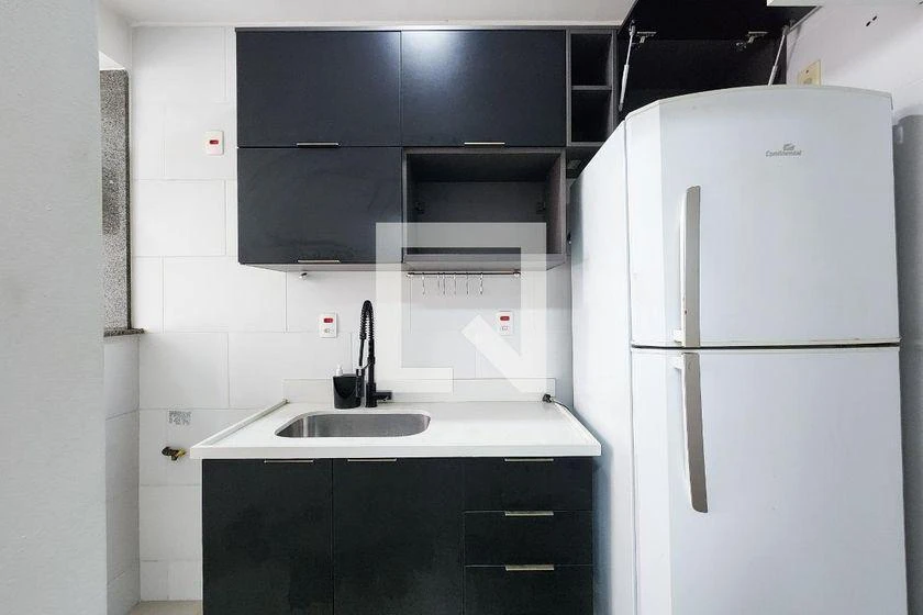 Furnished apartment, 58 m², with a glass-enclosed balcony — photo 2