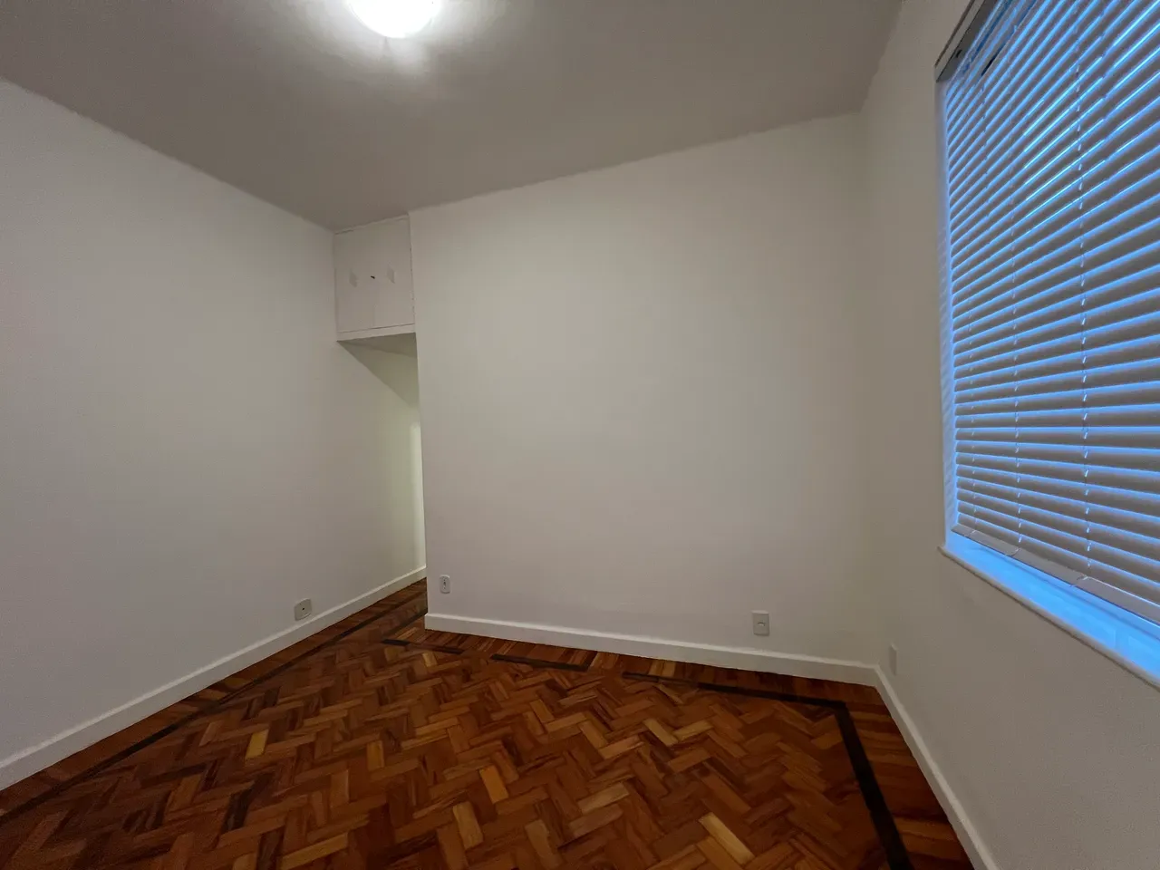 Apartment on the 3rd floor with wood or laminate floors — photo 3
