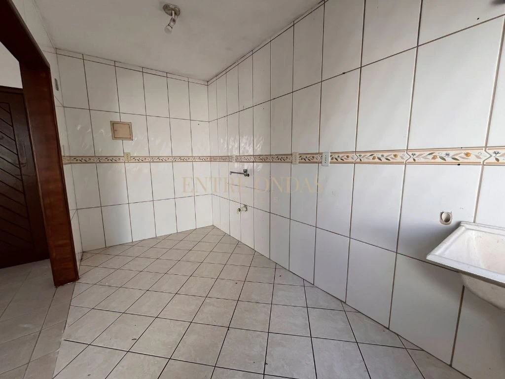 Unfurnished 2-bedroom apartment with 65 m² — photo 8
