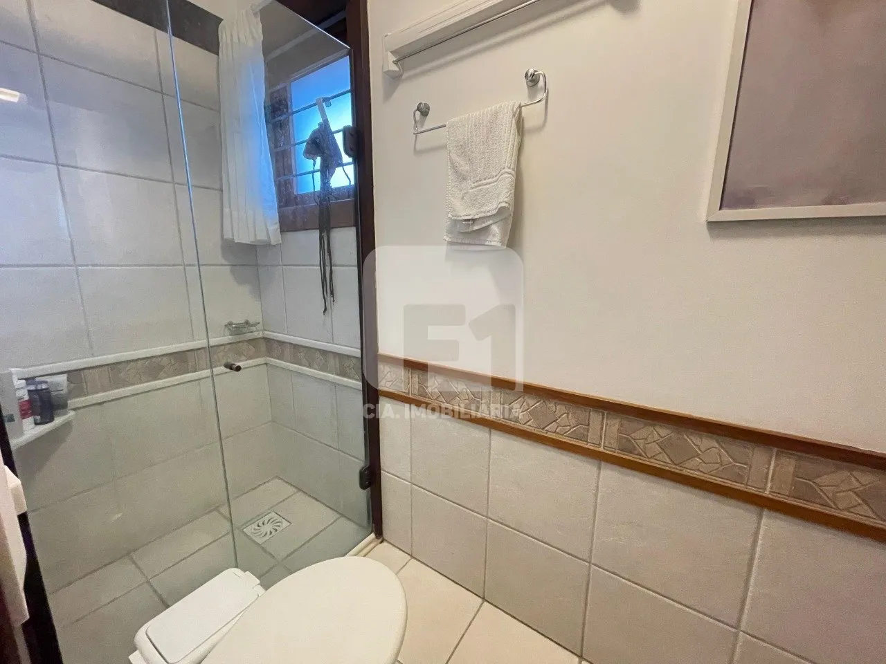 Furnished 350 m² house with 6 bedrooms and 3 suites — photo 14