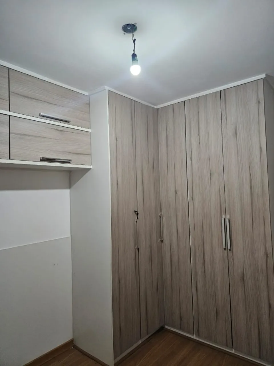 2-bedroom apartment in a building with a gym — photo 5