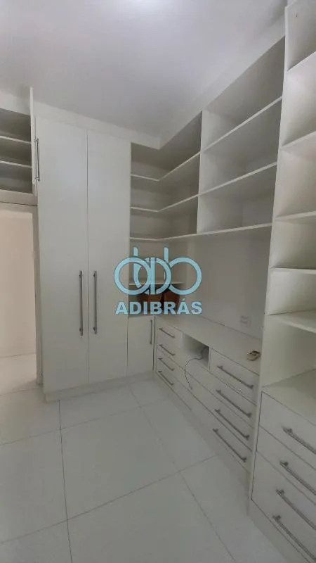 86 m² apartment with a home office and a walk-in closet — photo 16