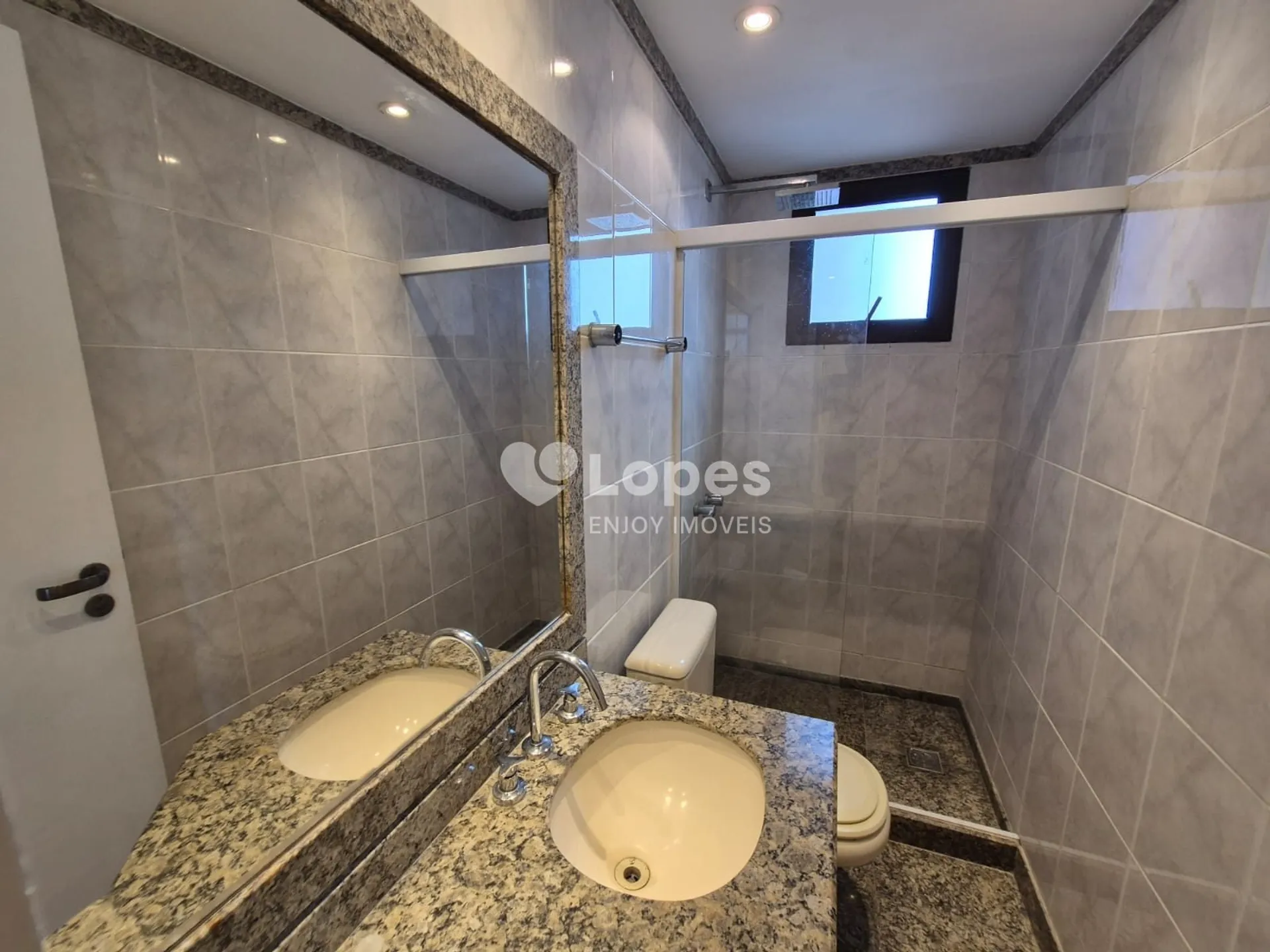2-bedroom apartment in a building with a sauna — photo 29