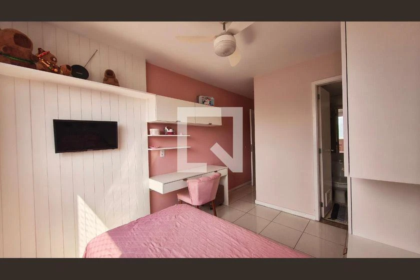 3-bedroom apartment in a building with a gym — photo 13