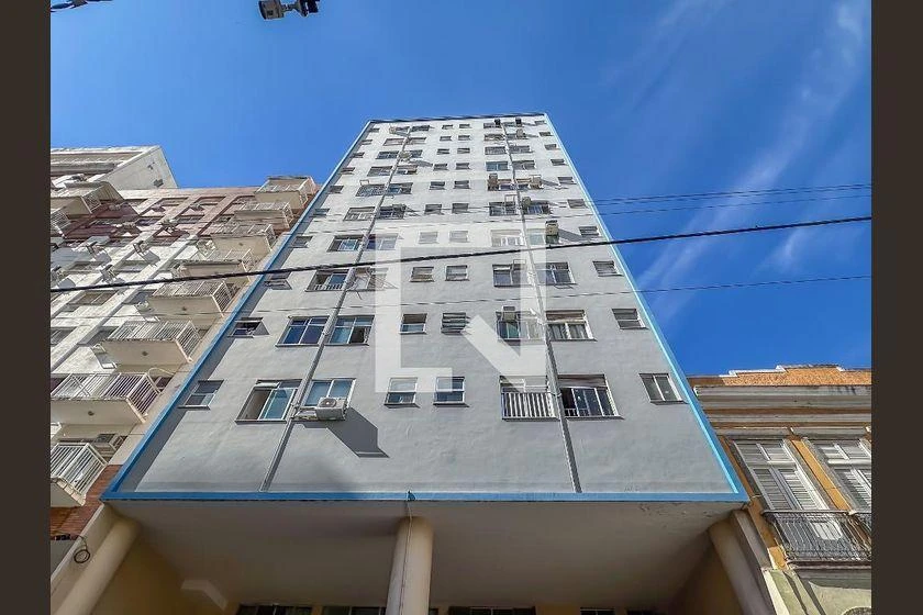 Apartamento de 1 quarto e 50 m² com varanda de vidro — photo 3