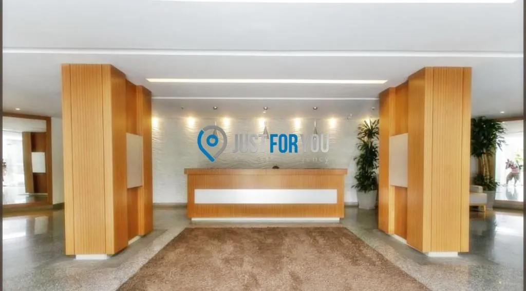 3-bedroom apartment with 4 baths and balcony — photo 45