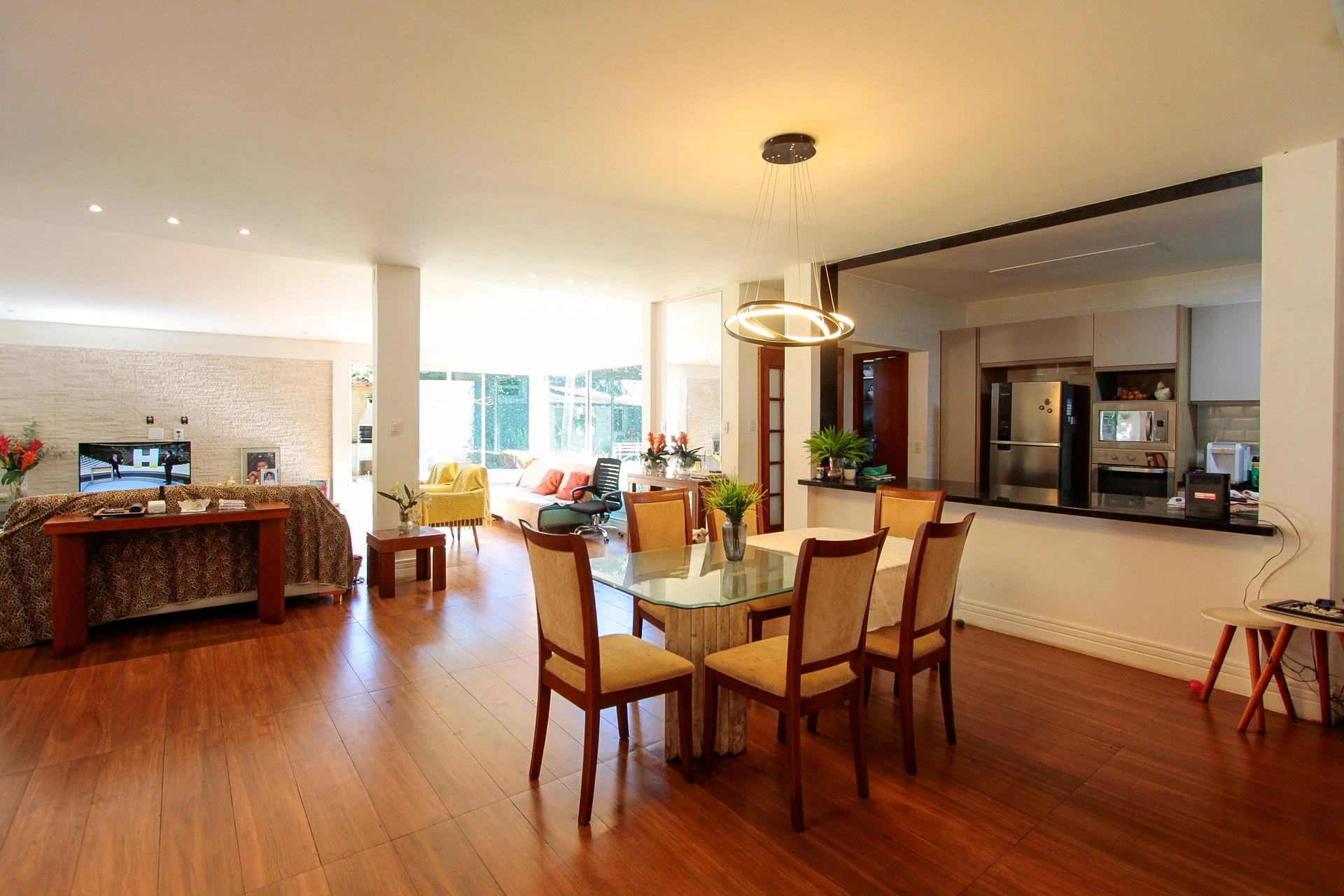Furnished house with 4 bedrooms and open-plan kitchen — photo 14