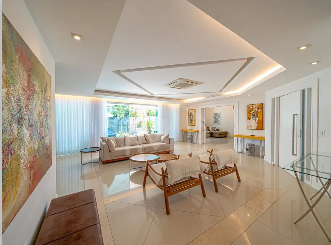 House with 5 bedrooms, 5 baths and 1000 m² — photo 8
