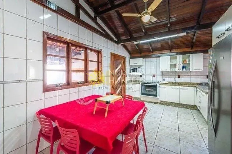 Casa com 4 dormitórios, 2 suítes e churrasqueira na varanda — photo 11
