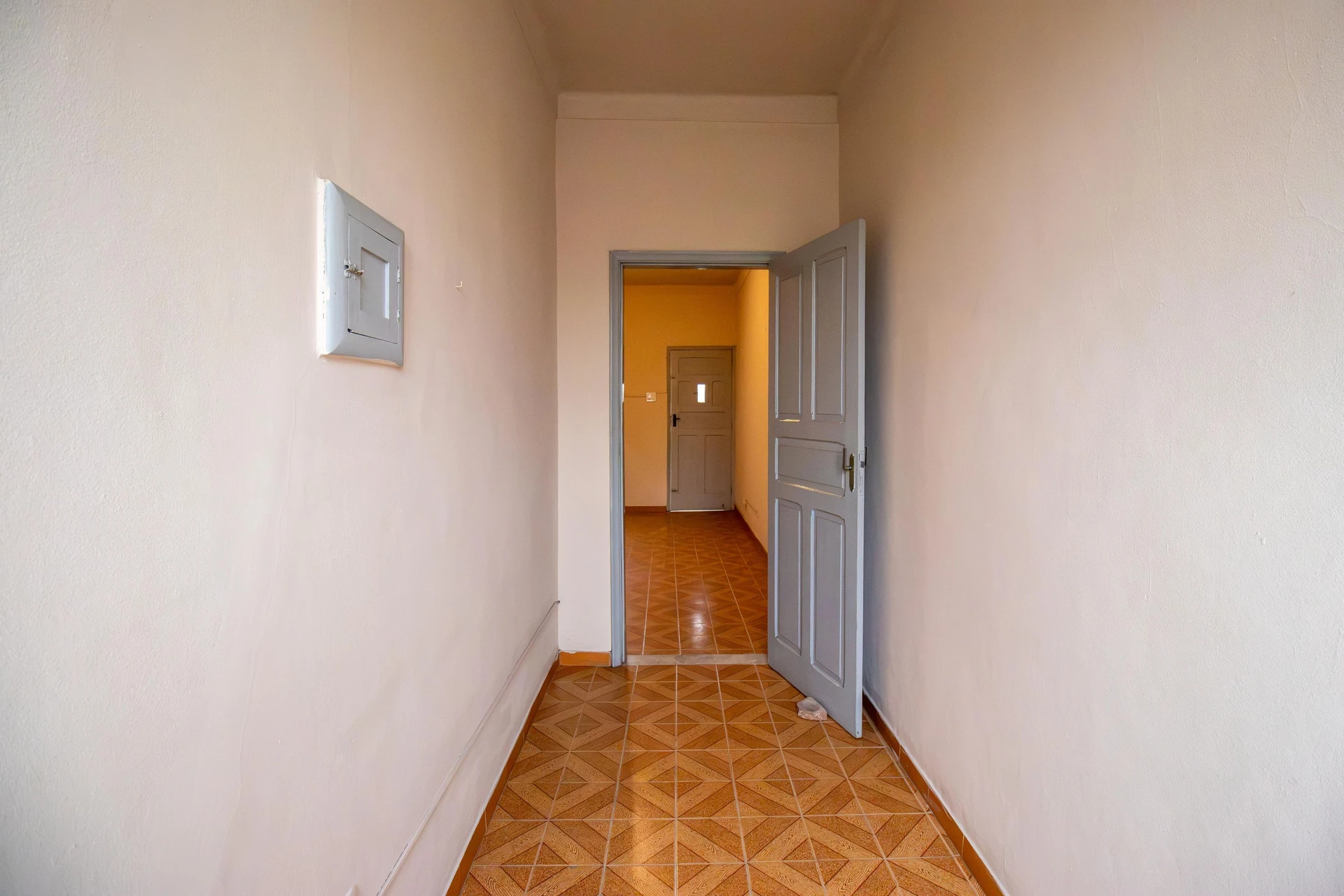 2-bedroom apartment with 1 bathroom and no parking — photo 21