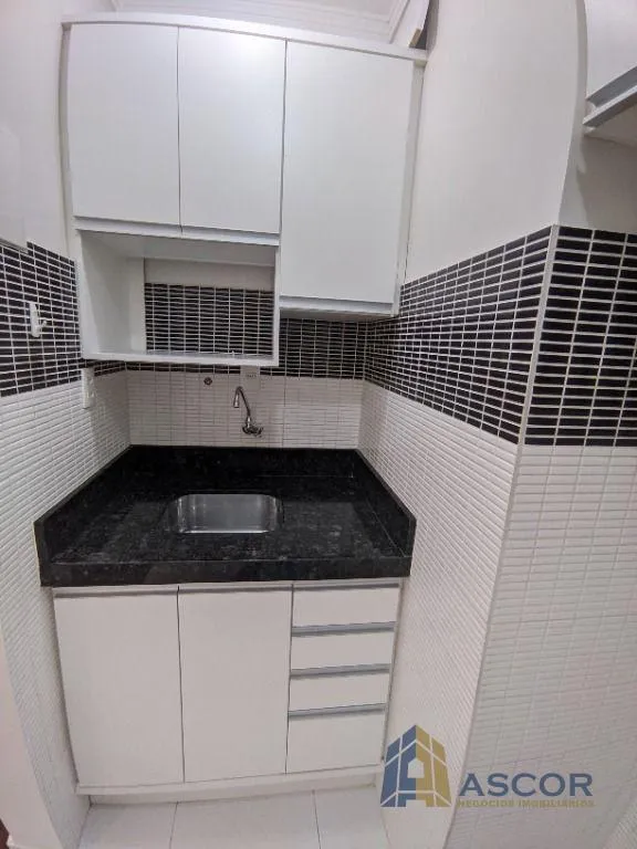 1-bedroom apartment with living room and air conditioning — photo 8