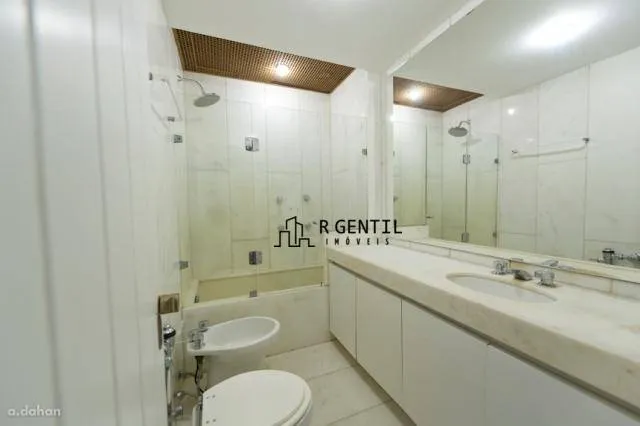 Apartment with 4 bedrooms and a balcony — photo 8