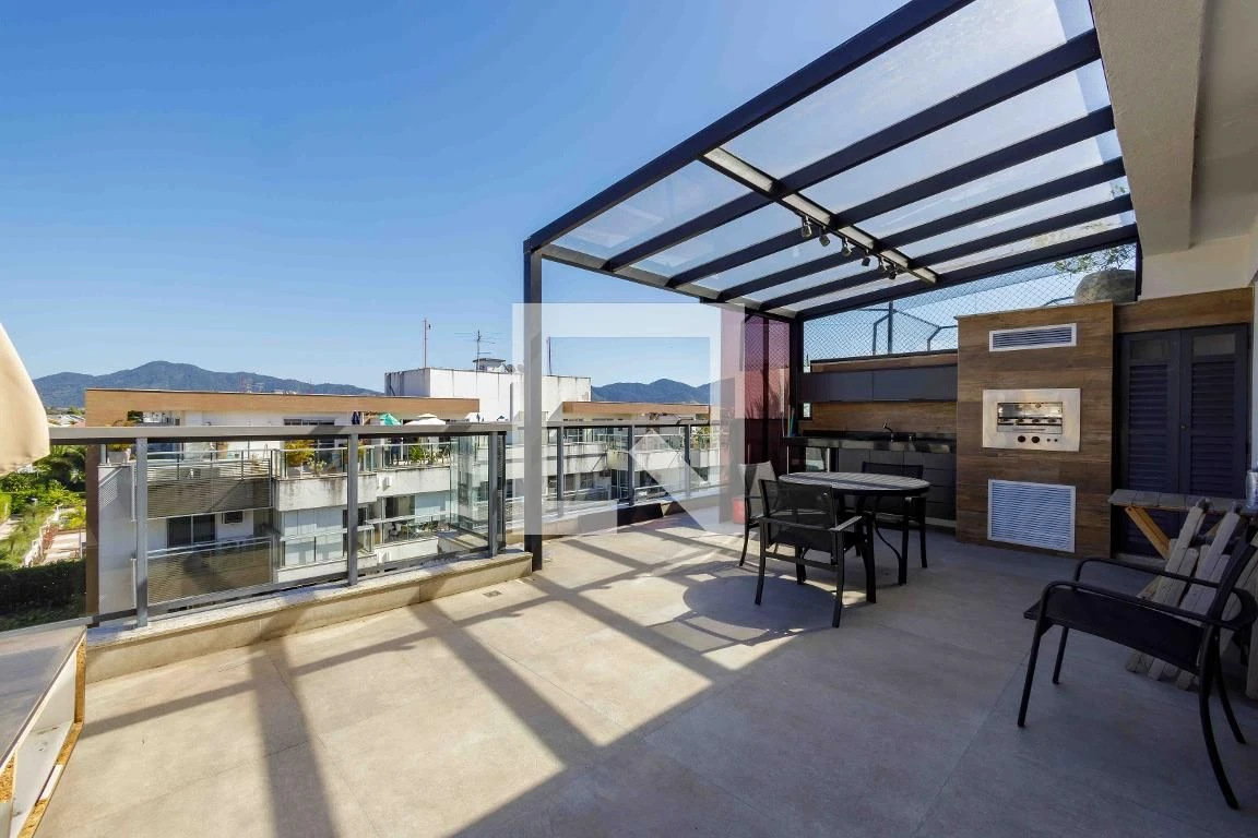 Apartamento mobiliado com 4 quartos e 4 banheiros — photo 15