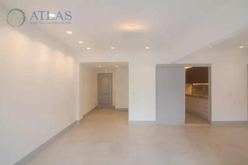 Apartamento, 90 m², com janelas do piso ao teto — photo 33