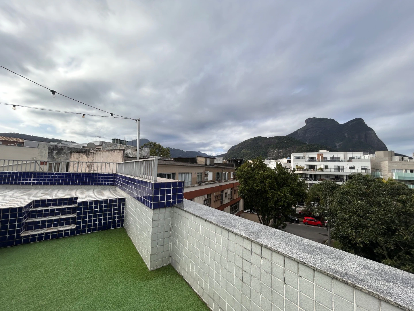 3-bedroom apartment with a terrace and mountain views — photo 23