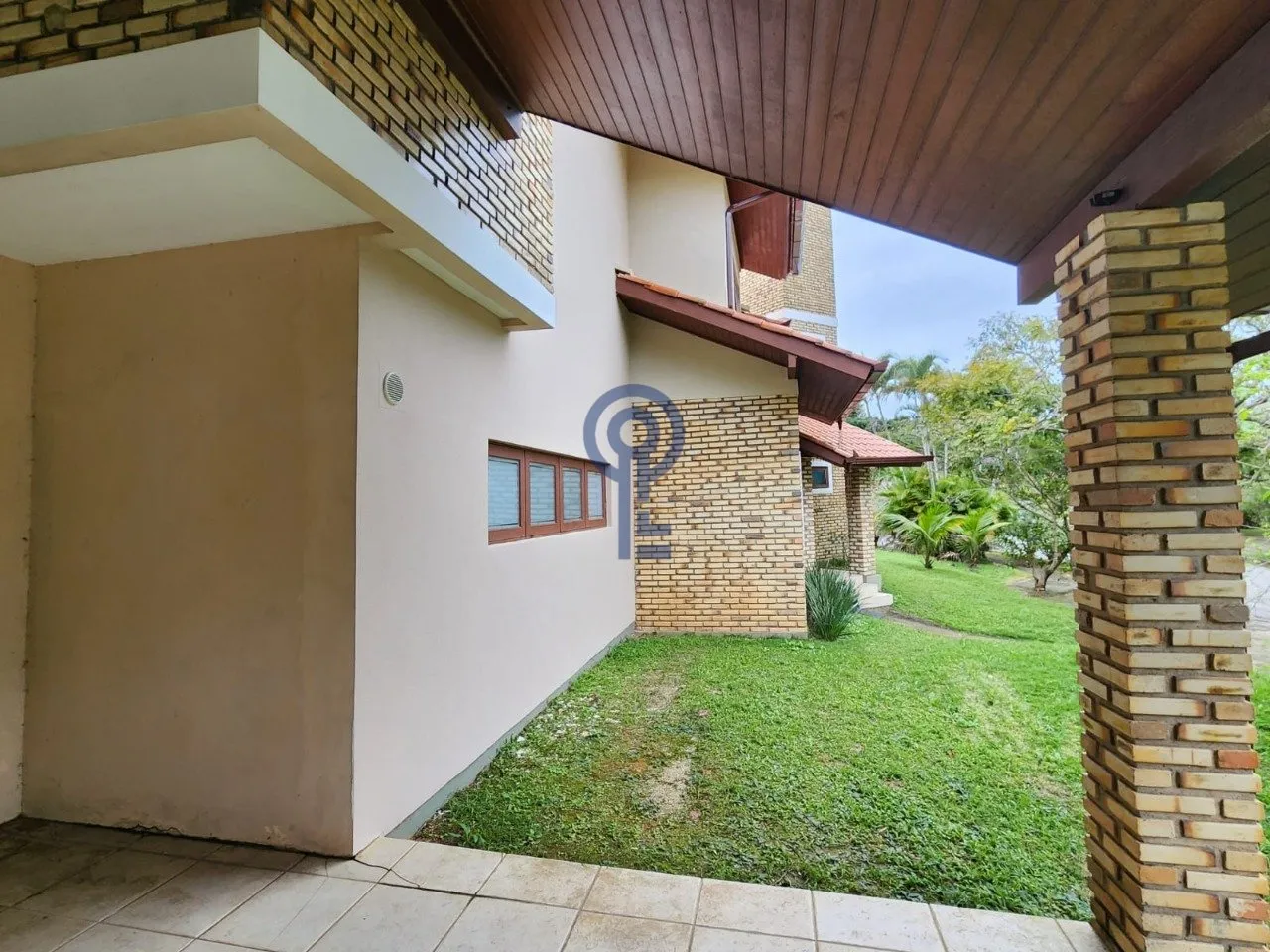 Condo house with 4 bedrooms and a private garden — photo 47
