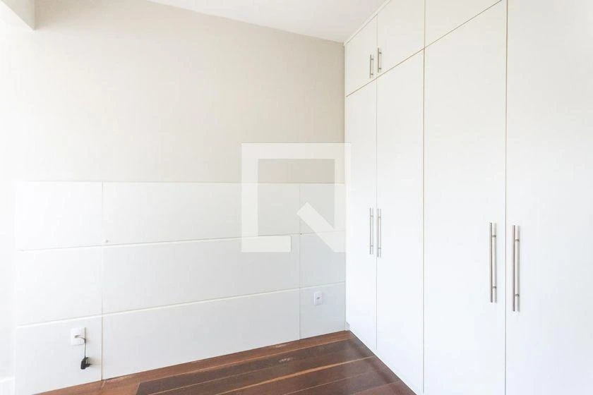 Wood or laminate floors in a 3-bedroom apartment, 64 m² — photo 13