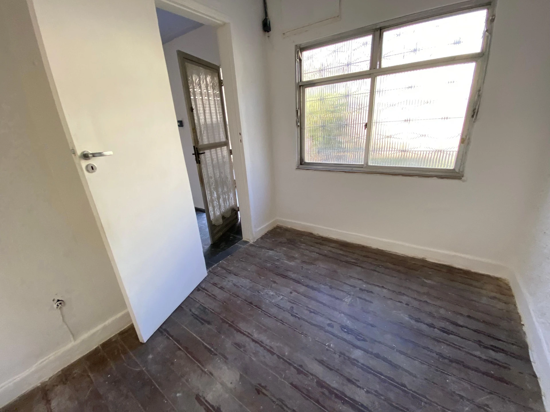 One-bedroom house with a garden — photo 15