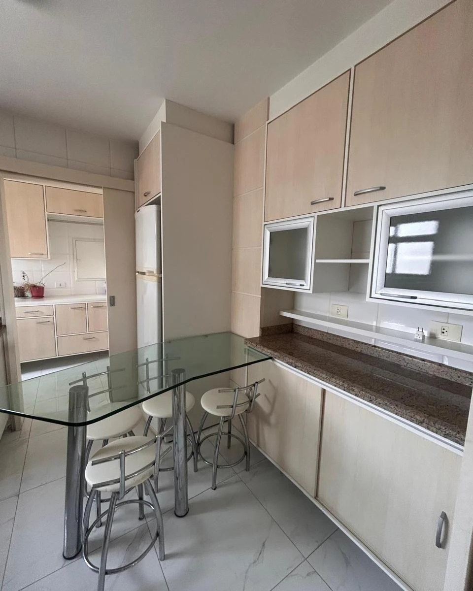 3-bedroom apartment with a home office in Curitiba — photo 2