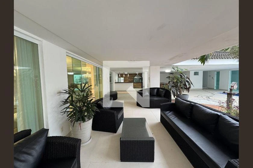5 quartos e banheira: casa de 1000 m² — photo 23