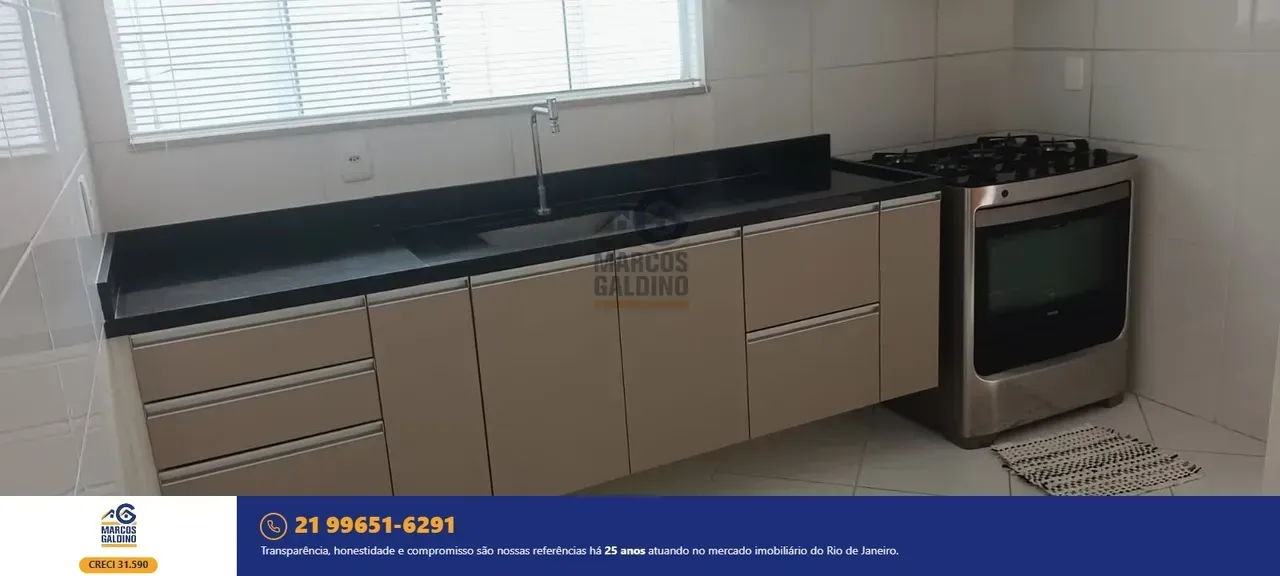 Casa com 4 quartos e 5 banheiros, cozinha fechada — photo 2