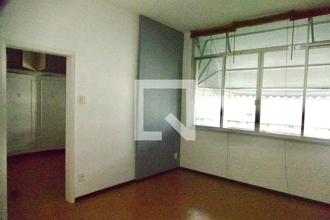 Unfurnished 1-bedroom apartment with a separate kitchen — photo 23