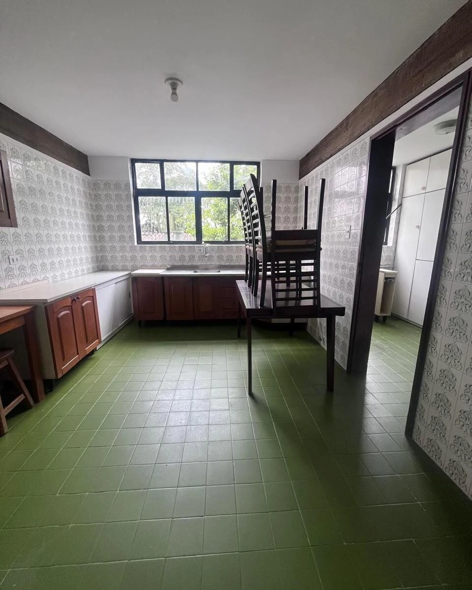 4-bedroom apartment with a home office in Curitiba