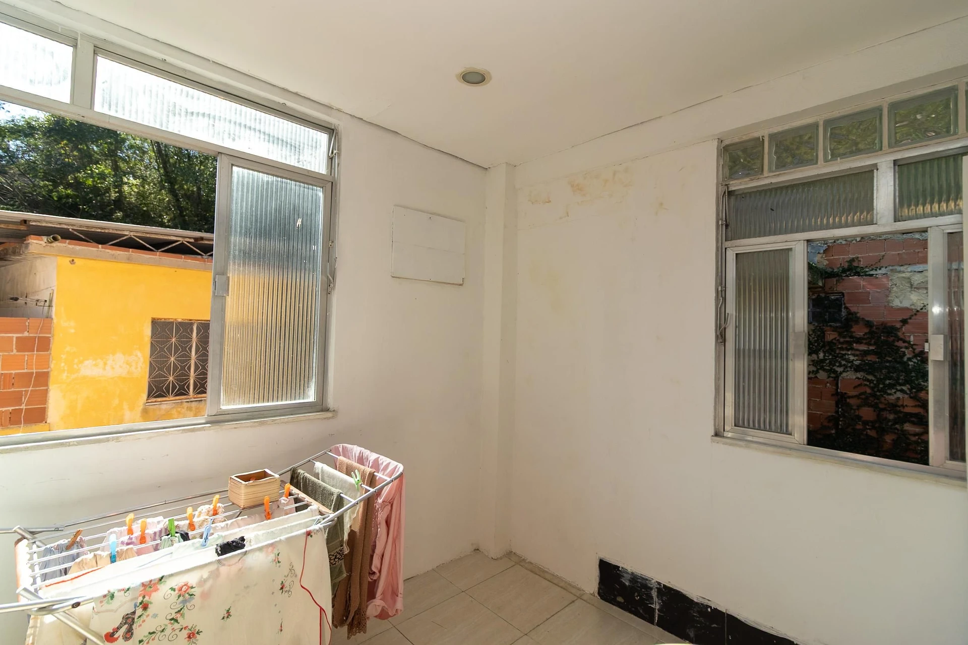 Furnished 4-bedroom apartment with balcony and desk area — photo 31