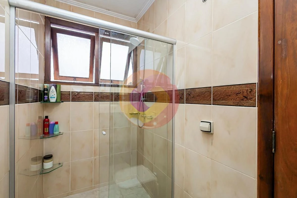 3-bedroom house with a washing machine in Curitiba — photo 44