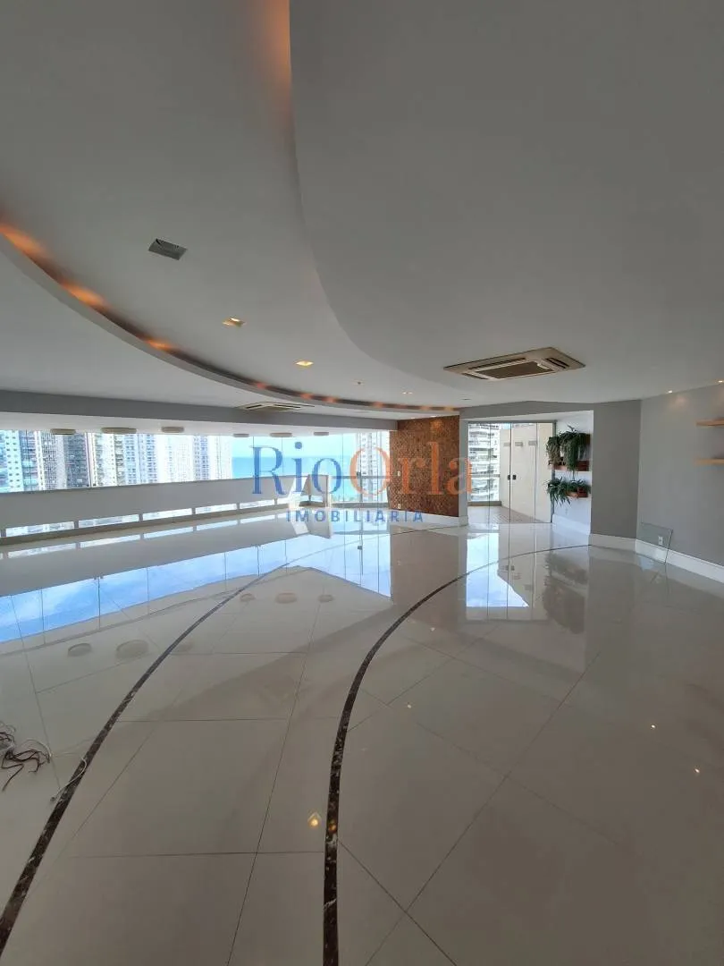 Unfurnished apartment with 4 bedrooms and 5 bathrooms — photo 27
