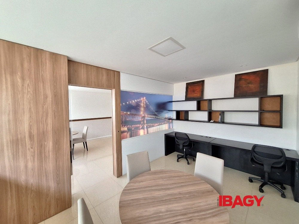 Apartment, 75 m², with a glass-enclosed balcony — photo 18