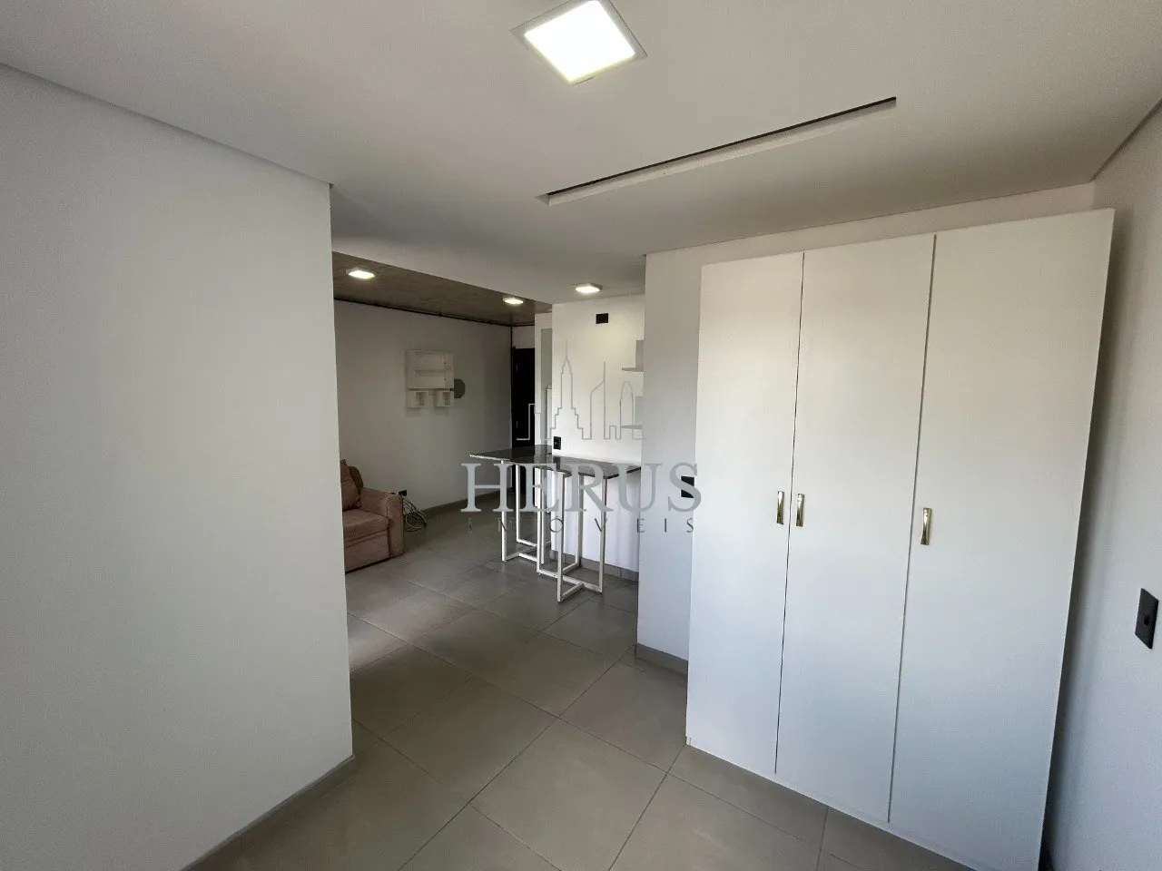 1-bedroom apartment with open-plan kitchen and 42 m² — photo 6