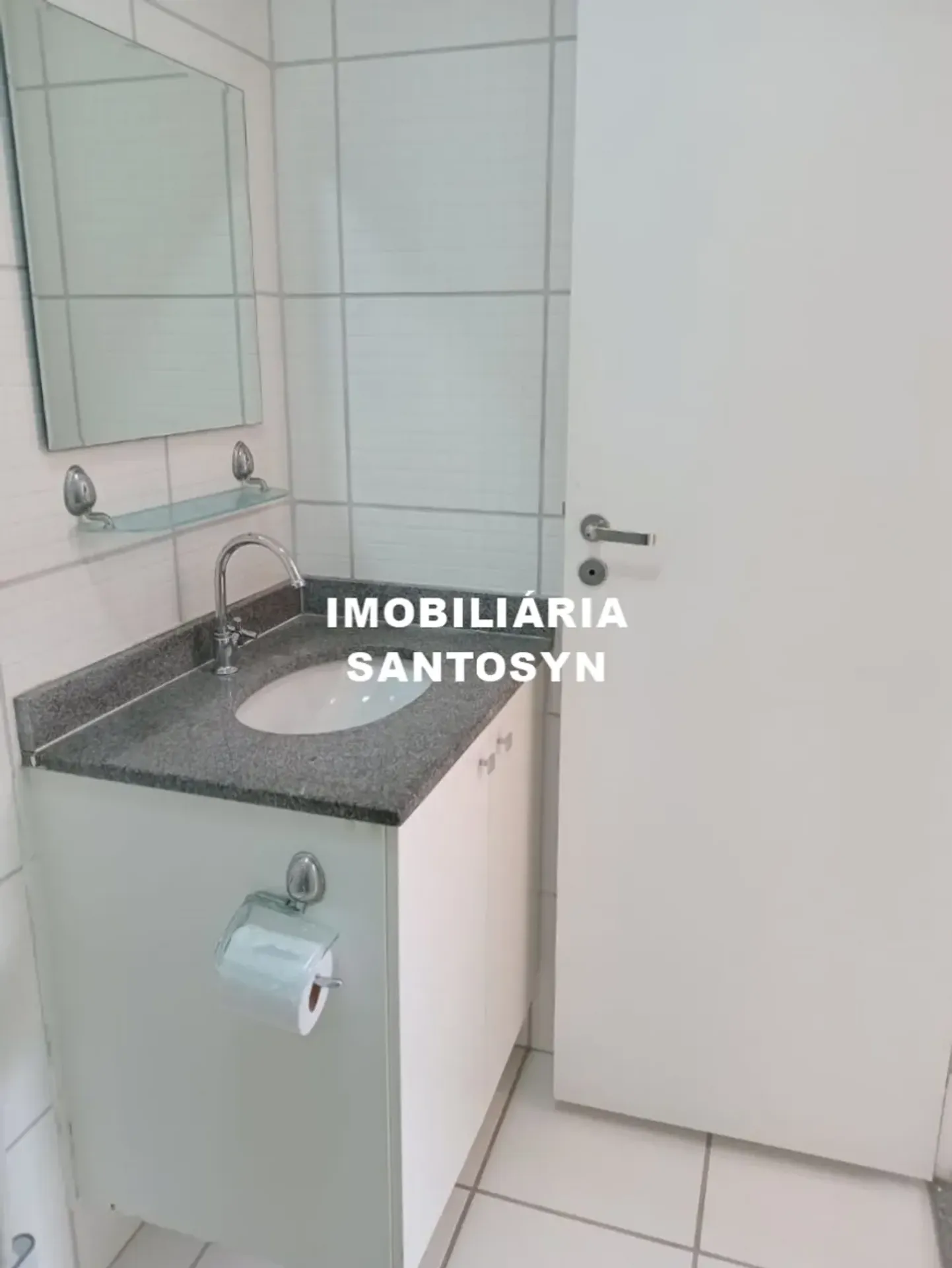 2-bedroom apartment in a building with a gym — photo 8
