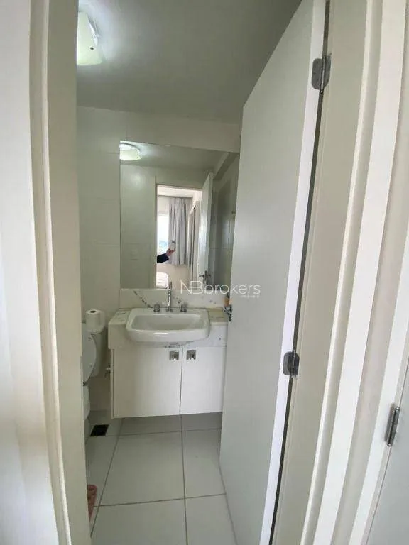 Apartamento mobiliado de 60 m² no 23º andar, com 1 dormitório — photo 35