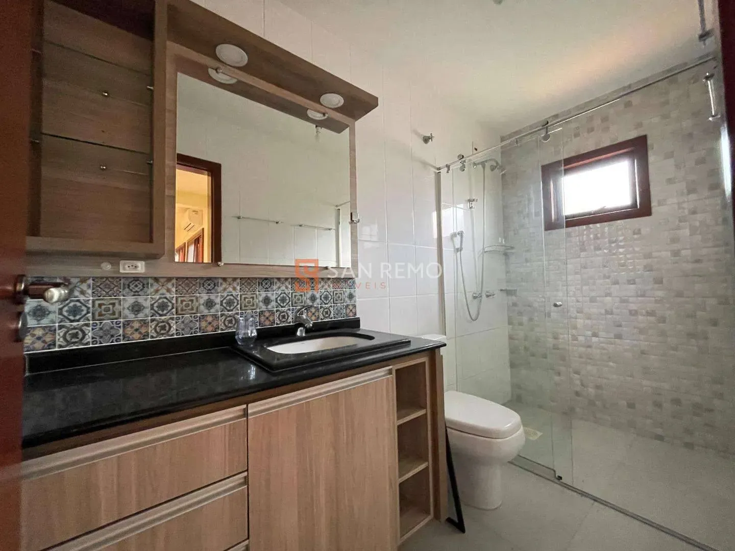 House with 4 bedrooms and 1 en-suite, 600 m² — photo 19