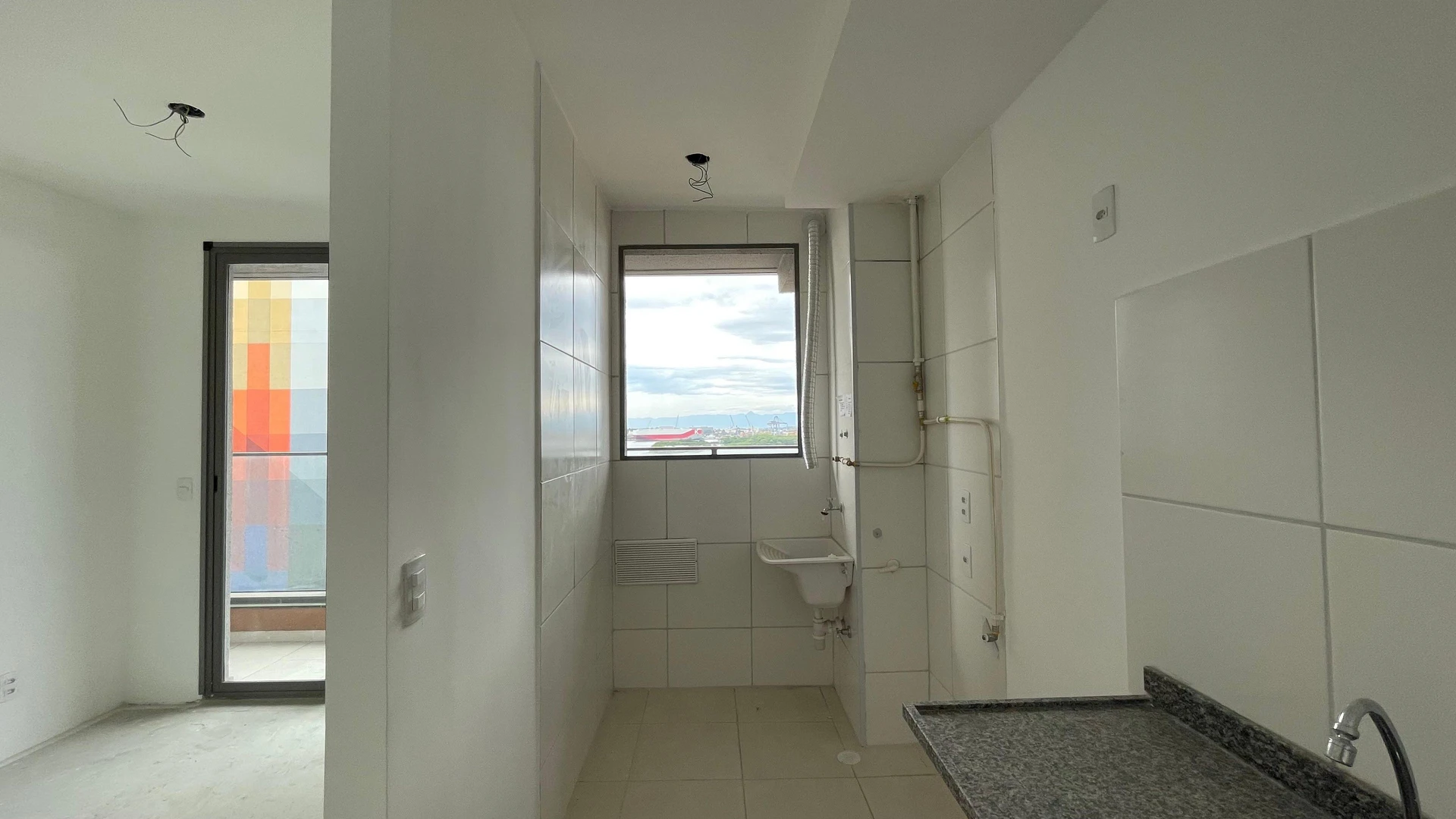 Floor-to-ceiling windows in a 2-bedroom apartment, 45 m² — photo 32