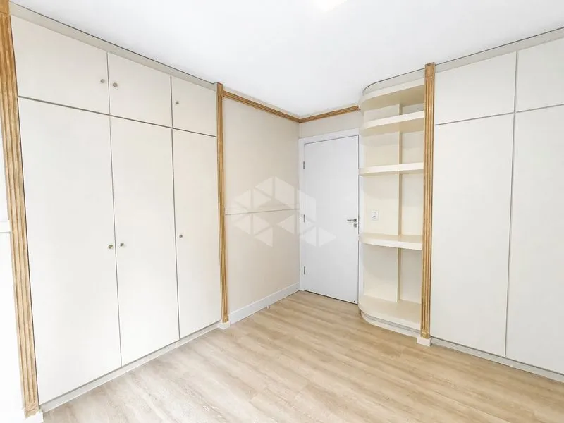Departamento de 4 dormitorios con ventanales de piso a techo — photo 13