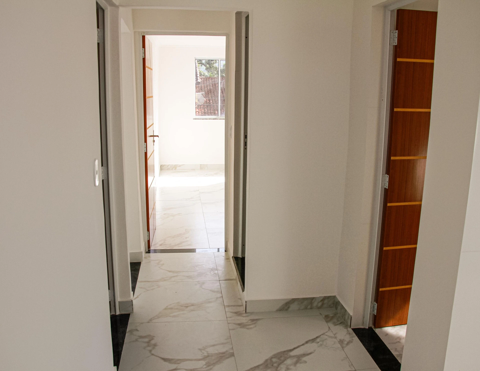House with no parking, 2 bedrooms and 1 bathroom — photo 4