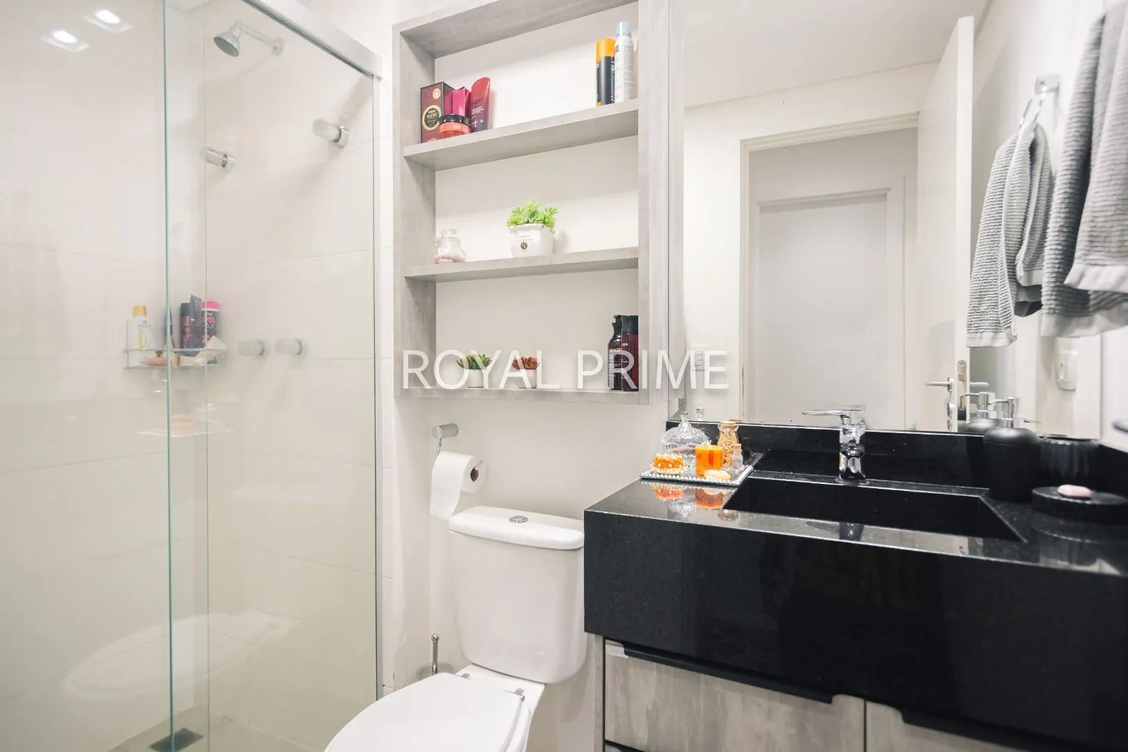 133 m² apartment with 2 en-suite bedrooms and private BBQ — photo 20