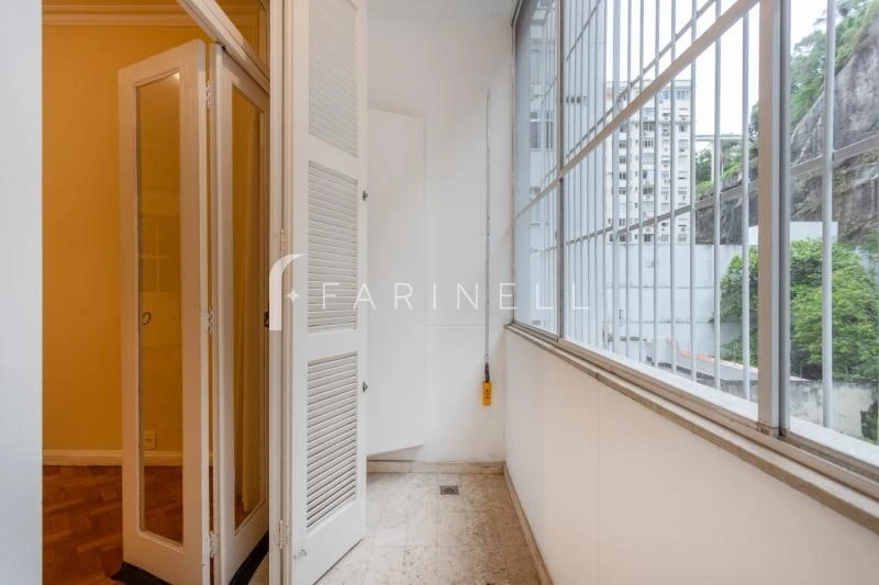 248 m² apartment with 3 bedrooms and 4 bathrooms — photo 10